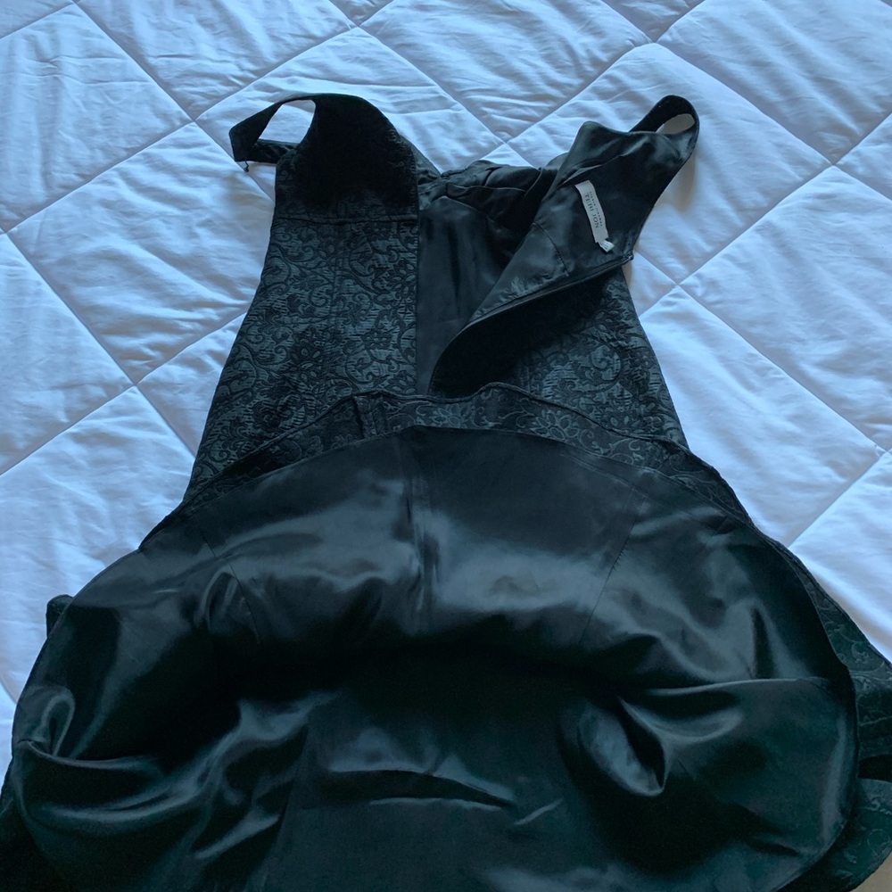 Dress - Picture 4 of 4